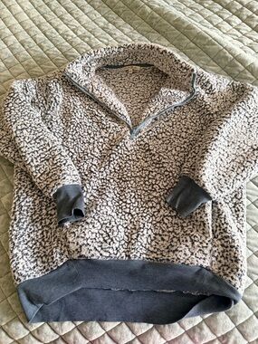 Express Women’s Sherpa Zip-Up Sweater in Cream with Blue Trim